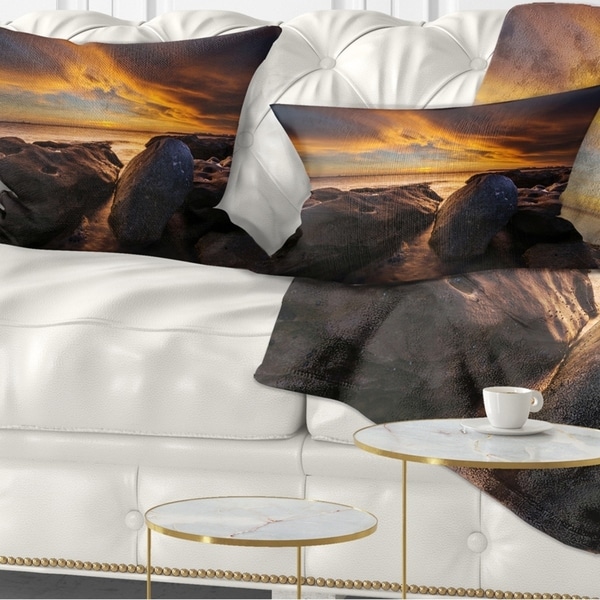 Designart 'La Perhouse Beach Sydney' Seascape Throw Pillow