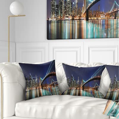 Designart 'Brooklyn Bridge Panorama' Cityscape Photo Throw Pillow