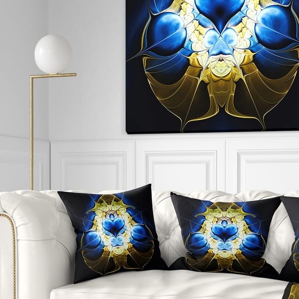 Giant Blue Clam | Throw Pillow