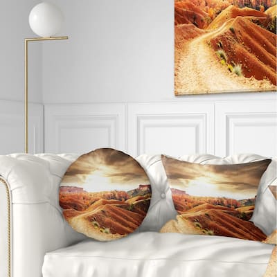Designart 'Beautiful View of Bryce Canyon' African Landscape Printed Throw Pillow