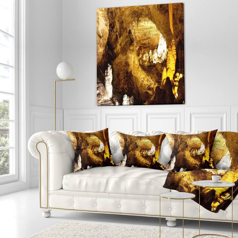 Designart 'Carlsbad Caverns National Park' Landscape Printed Throw Pillow