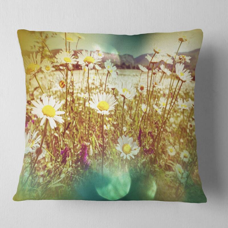 Designart 'Beautiful Blossom Chamomile Flowers' Floral Throw Pillow - Square - 18 in. x 18 in. - Medium