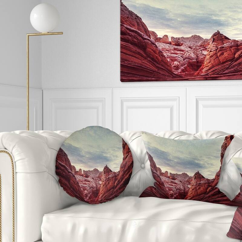 Designart 'Vermillion Cliffs National Monument Park' Landscape Wall Throw Pillow - Round - 16 inches round - Small
