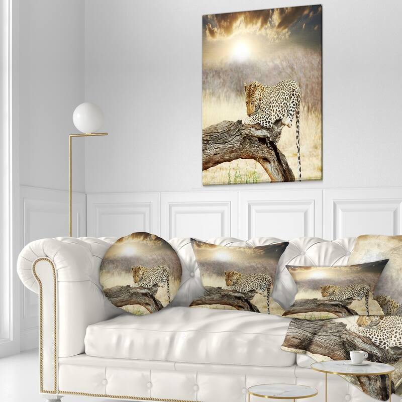 Designart 'Leopard Relaxing on Tree' African Throw Pillow
