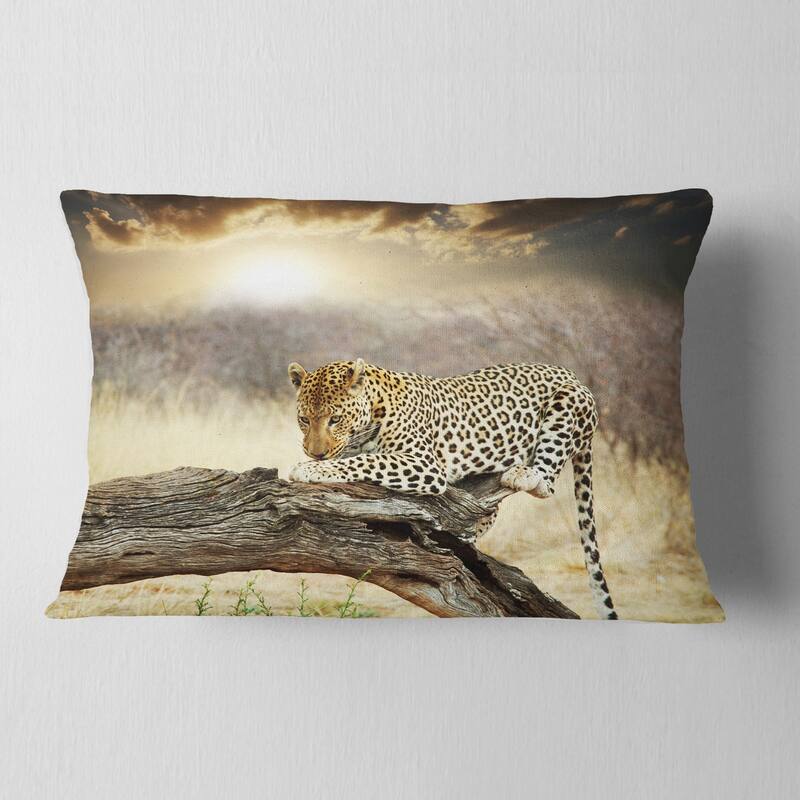 Designart 'Leopard Relaxing on Tree' African Throw Pillow