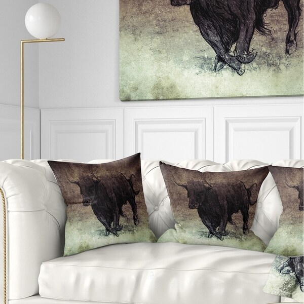 Designart 'Bull Running on Vintage Paper' Animal Throw Pillow