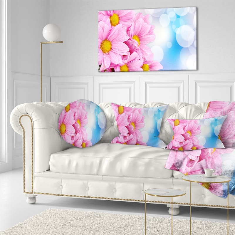 Designart 'Beautiful Pink Flower Bouquet' Floral Throw Pillow