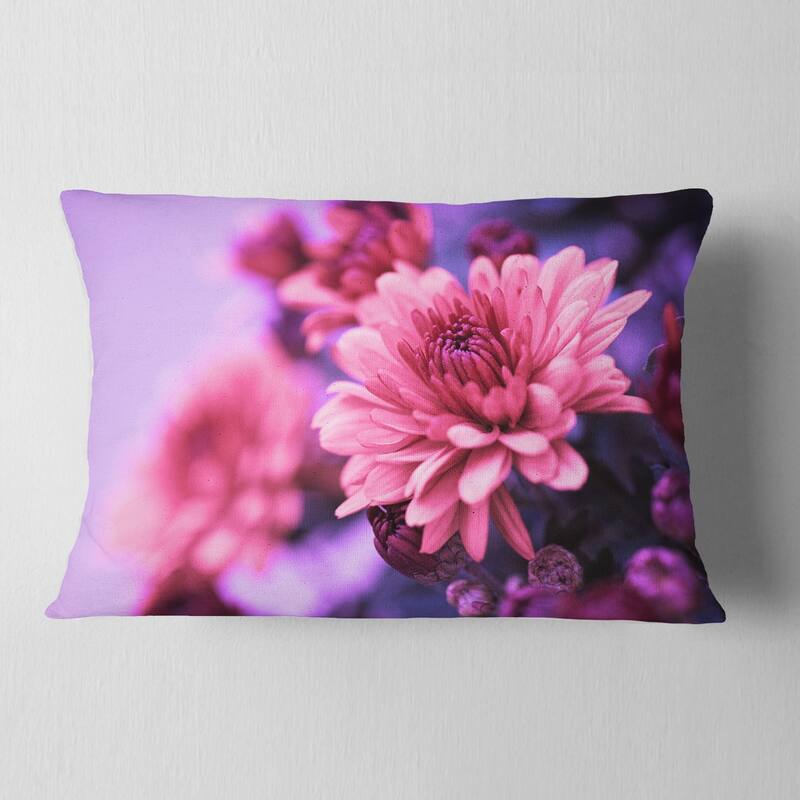 Designart 'Colorful Autumnal Chrysanthemum' Floral Throw Pillow