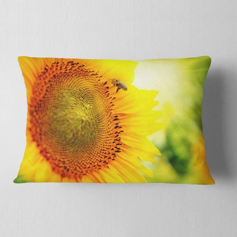 Designart 'Sunflower Blooming on Field' Animal Throw Pillow
