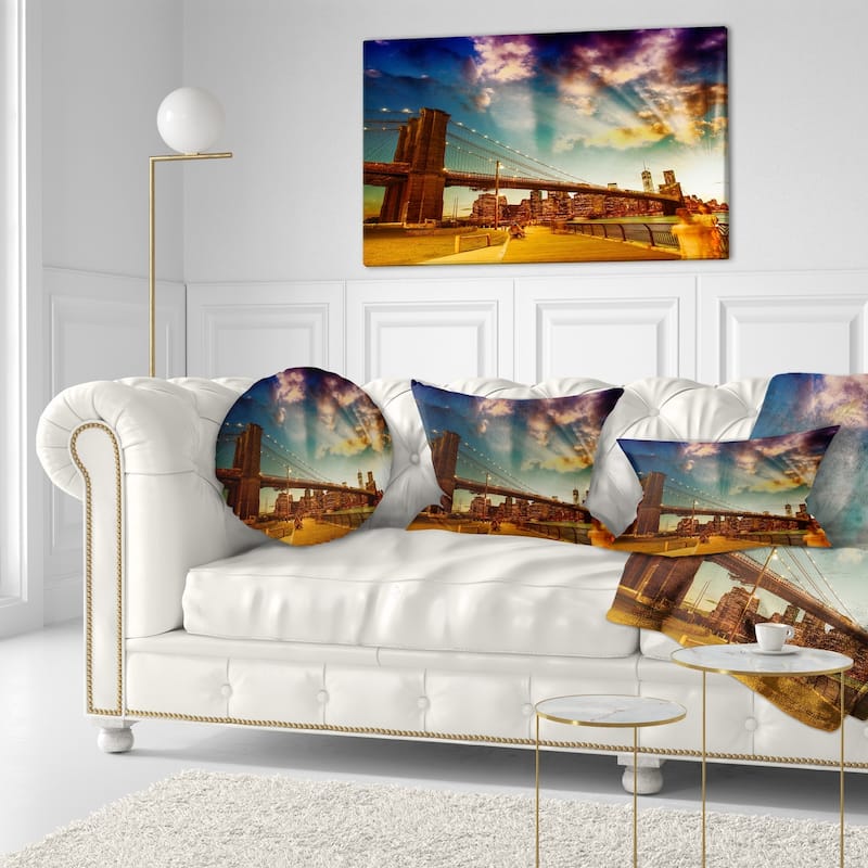 Designart 'Relaxing in Brooklyn Bridge Park' Cityscape Throw Pillow