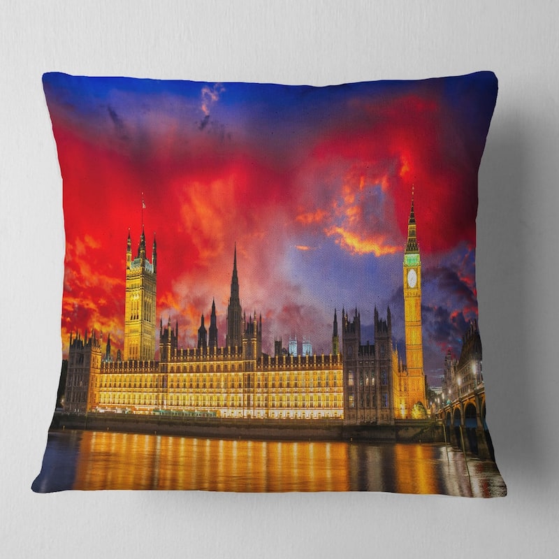 Designart 'House of Parliament at River Thames' Modern Cityscape Throw Pillow - Square - 16 in. x 16 in. - Small