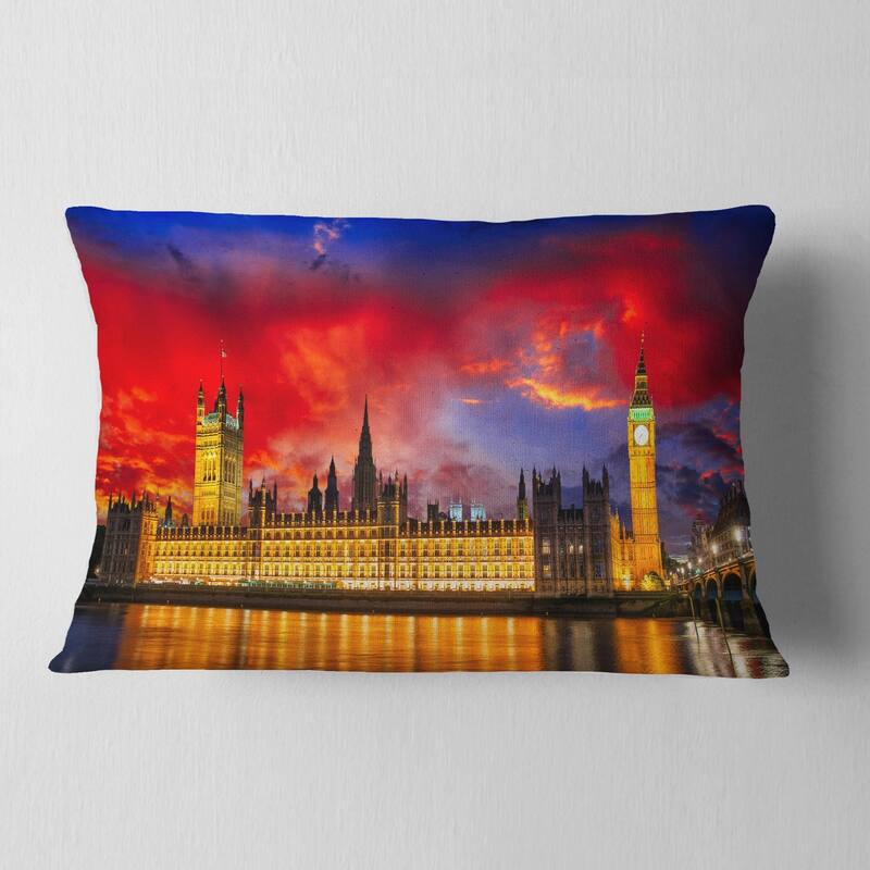 Designart 'House of Parliament at River Thames' Modern Cityscape Throw Pillow