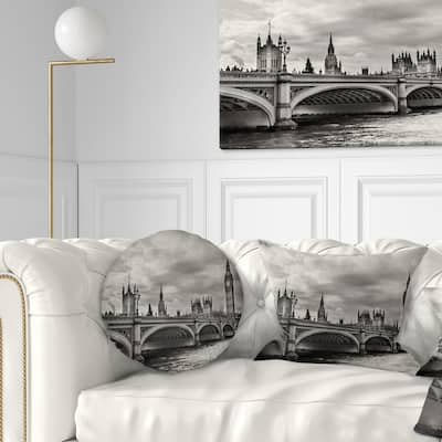 Designart 'Wonderful View of Westminster Bridge' Cityscape Throw Pillow