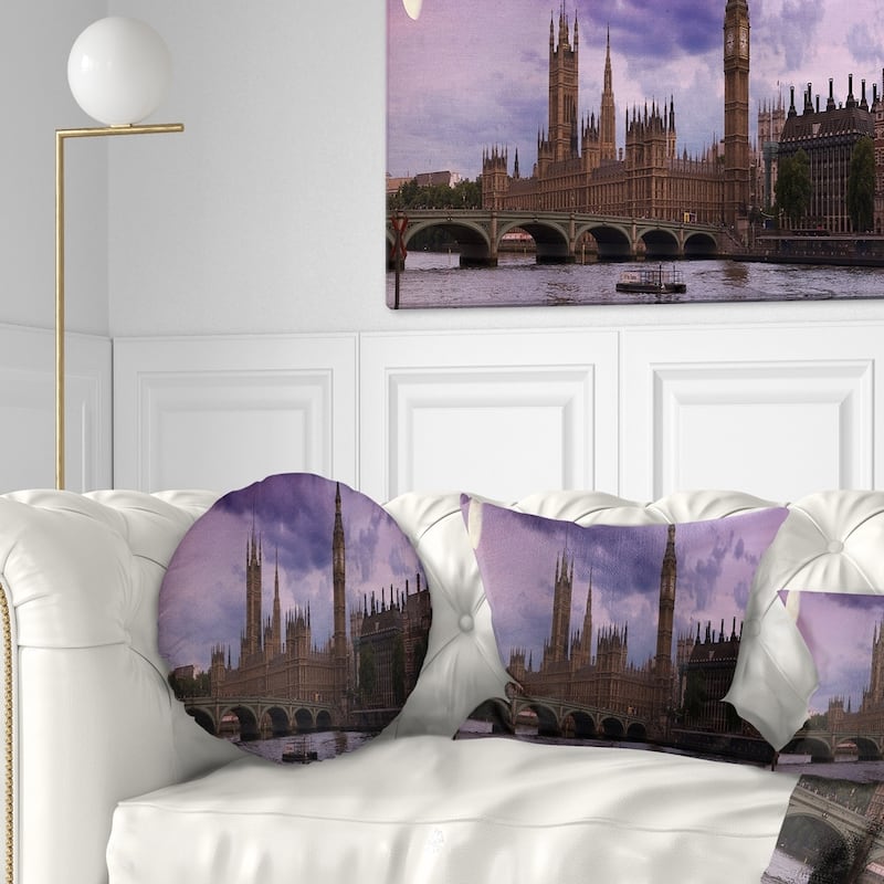 Designart 'London with Purple Sky at Sunset' Cityscape Photo Throw Pillow - Round - 16 inches round - Small
