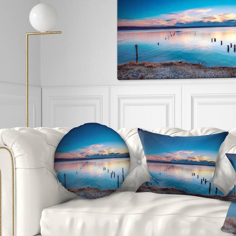 Designart 'Bright Blue Sky and Blue Waters' Seashore Throw Pillow - Round - 16 inches round - Small