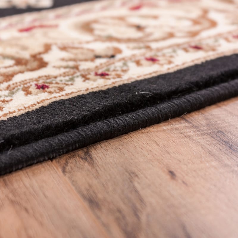 Classic Black/Ivory Patterned Area Rug - 7'10" x 9'10"