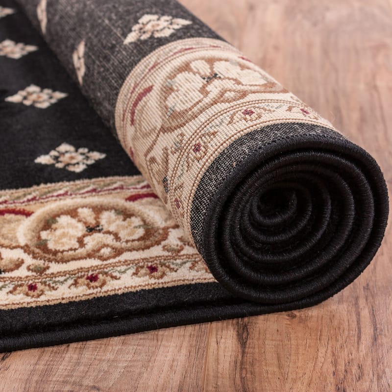 Classic Black/Ivory Patterned Area Rug - 7'10" x 9'10"