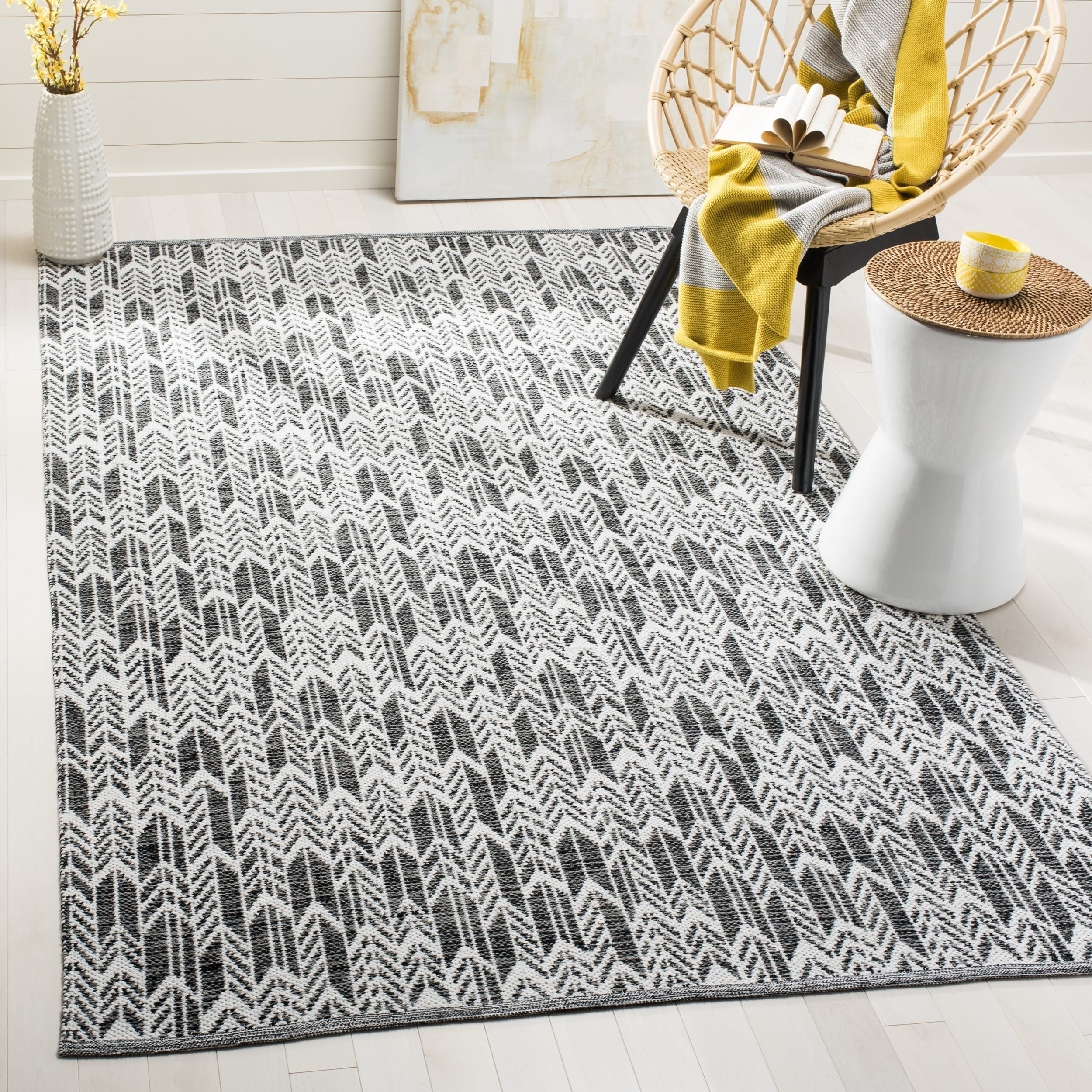 Safavieh Montauk Collection MTK614A Handmade Cotton Area Rug Black Ivory 8' x 10' Safavieh Montauk Collection MTK614A Handmade Cotton Area Rug Black Ivory 8' x 10'