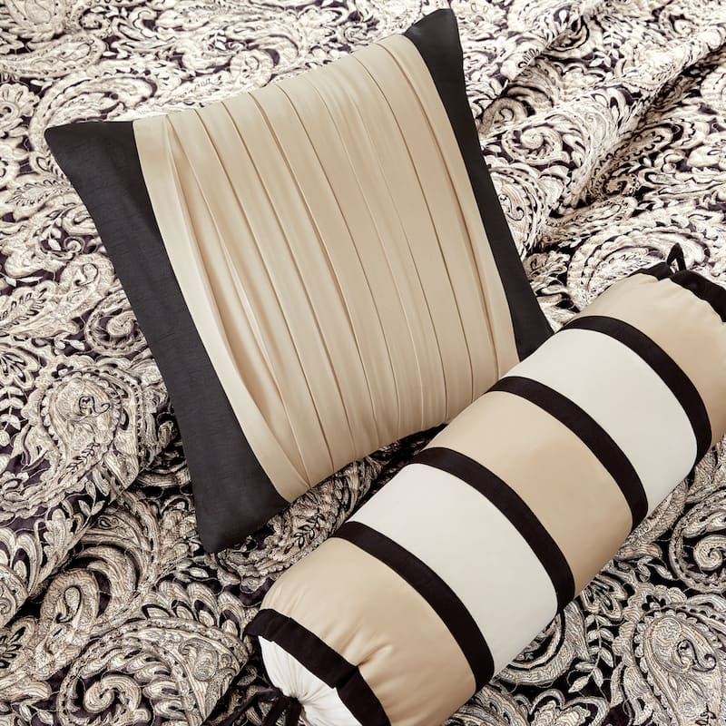 Madison Park Aubrey 6 Piece Jacquard Quilt Set with Throw Pillows