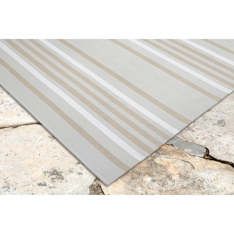 Liora Manne Multi Stripe Outdoor Rug (2' x 7'6")