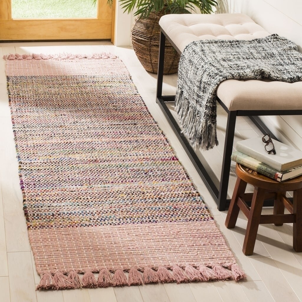 Safavieh Hand-Woven Montauk Contemporary Pink / Multi Cotton Rug (2'3' x  8') - Bed Bath & Beyond - 21210868