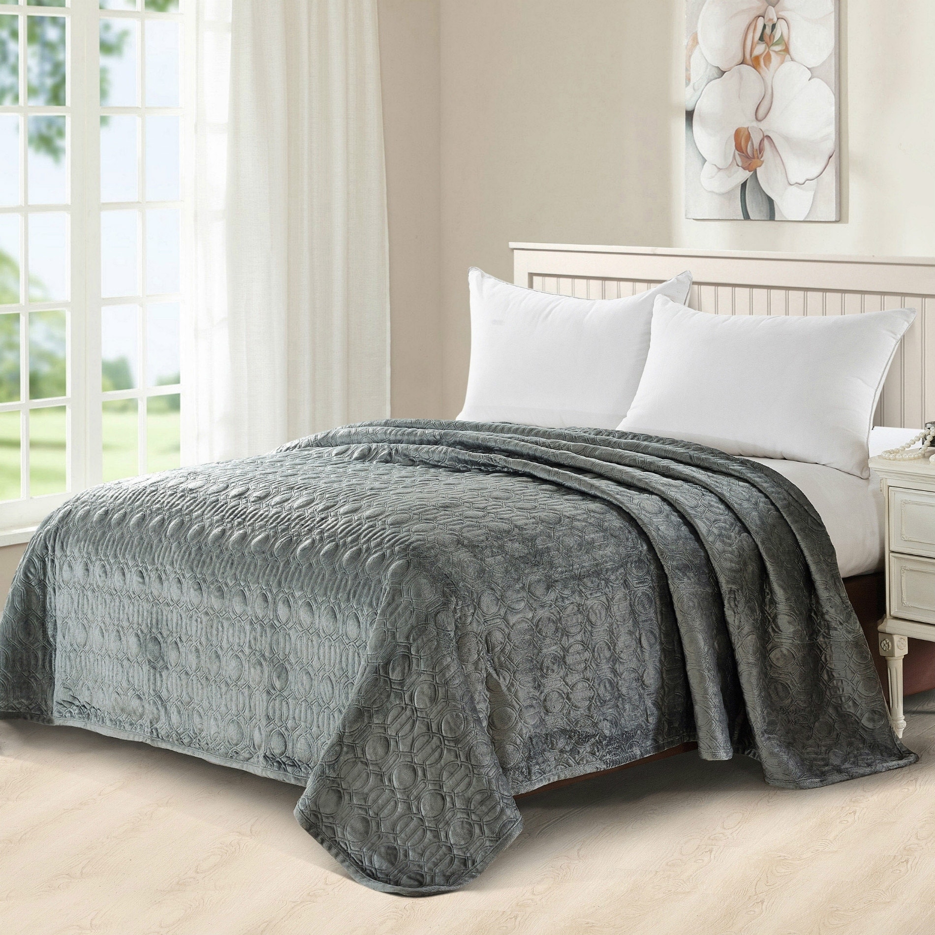 Shop Serenta Microplush Quilted Coverlet On Sale Free Shipping