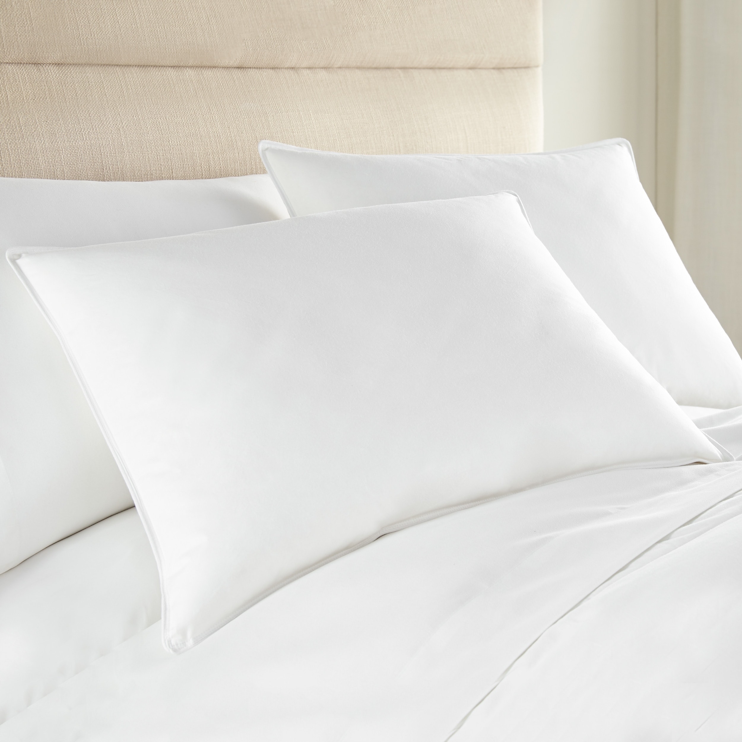 hotel white goose down pillow