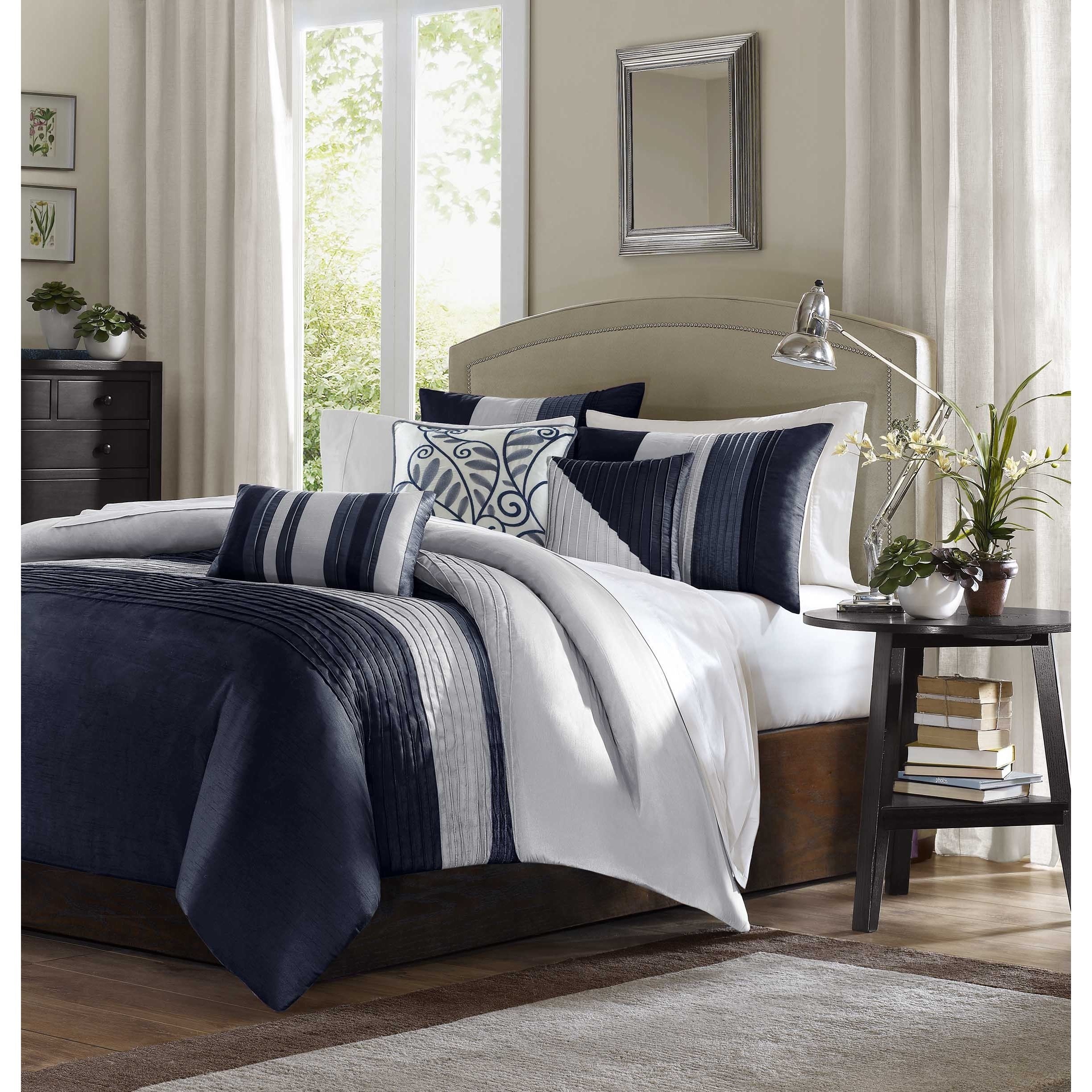 Shop Silver Orchid Monroe Navy 6 Piece Duvet Cover Set On Sale