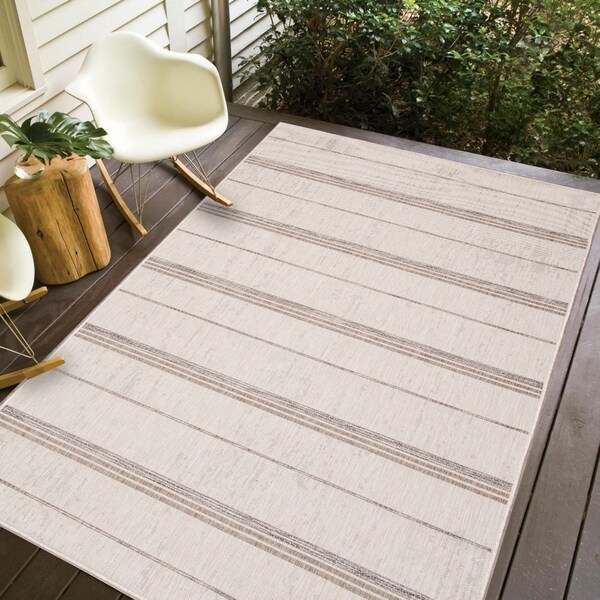 Carnival Indoor-Outdoor Polypropylene Ivory Sand Rug - 6'7" x 9'