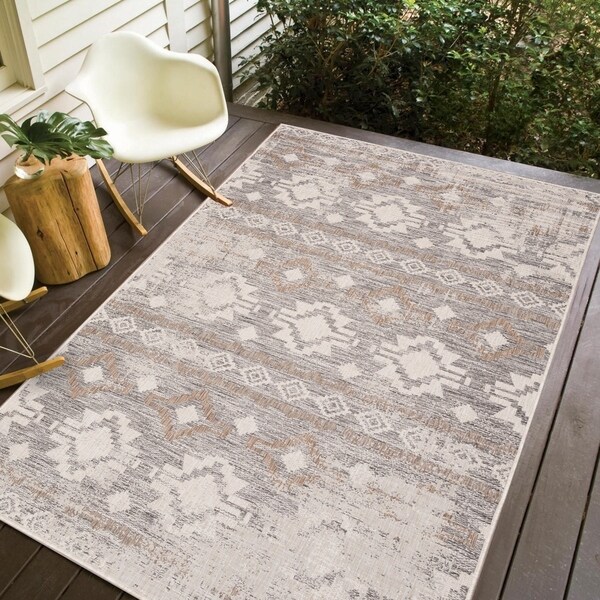 Carnival Indoor-Outdoor Polypropylene Ivory Sand Rug - 5'3" x 8'