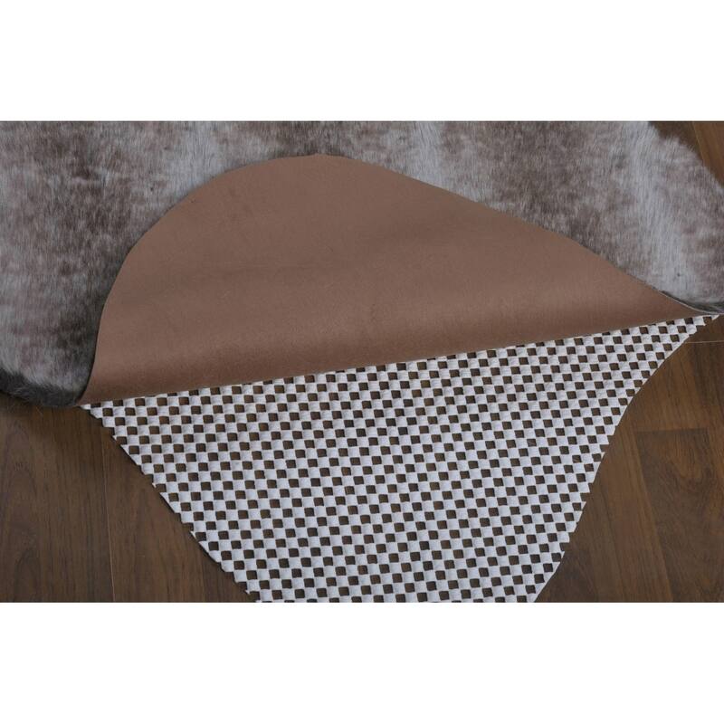Serenta FauxFur Rug Sheepskin Shape Pelt Rug with Slip Stopping Pad