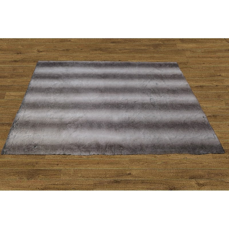 Serenta FauxFur Rug with Slip Stopping Pad 5' x 7' - 5' x 7' - black wolf