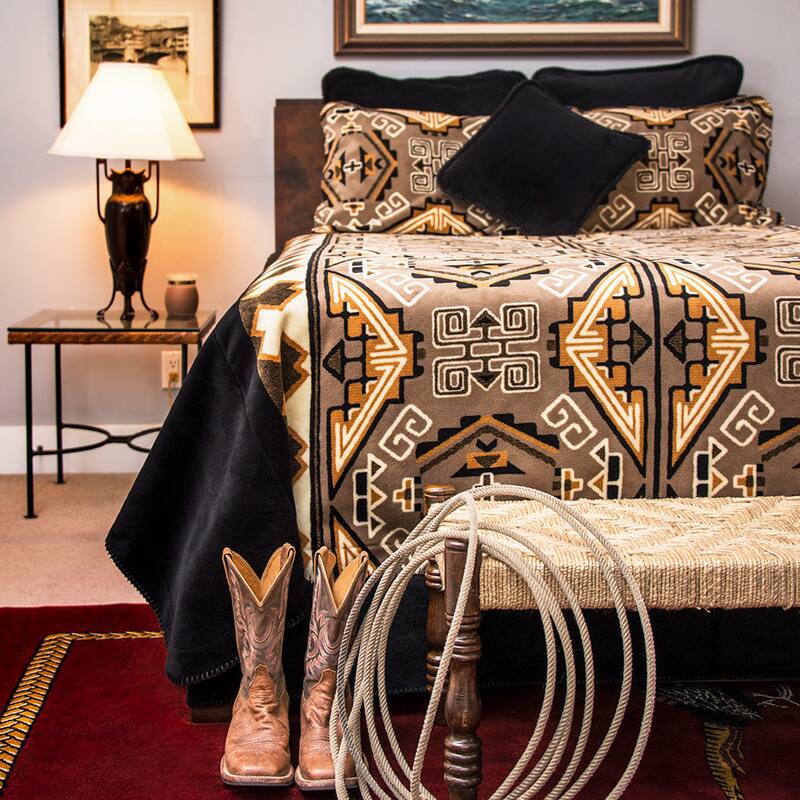 Denali Trader/Black Blanket