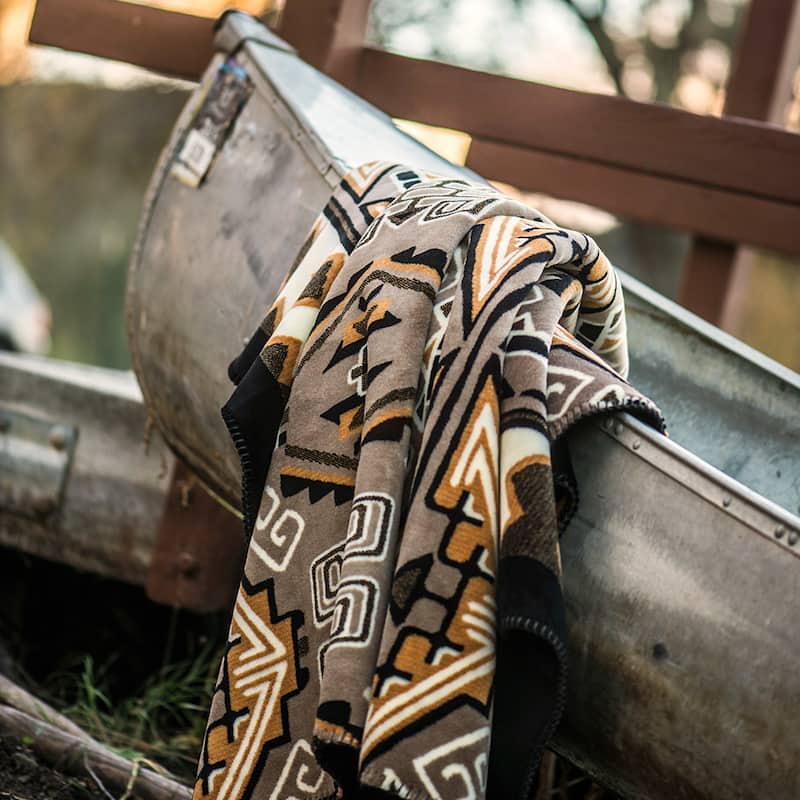 Denali Trader/Black Blanket