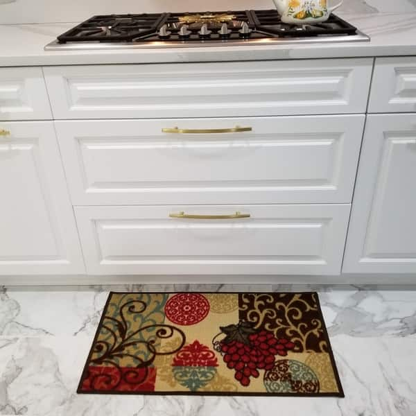 https://ak1.ostkcdn.com/images/products/21451815/Maxy-Home-Cucina-Grapes-1-ft.-6-in.-x-2-ft.-7-in.-Kitchen-Door-Mat-a75a84ee-74f0-44e7-afd9-cd36f45d141d_600.jpg?impolicy=medium