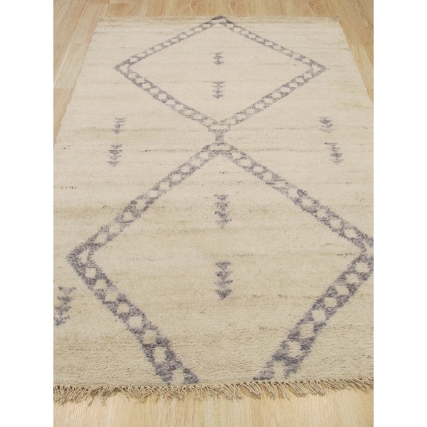 Hand-knotted Wool Ivory Transitional Trellis Moroccan Rug - 4' x 6'