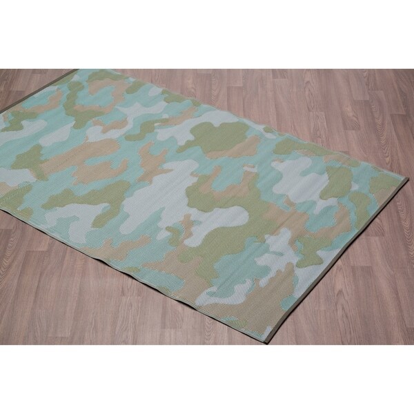 Fiesta Camo Indoor/Outdoor Plastic Area Rug - 4' x 6'
