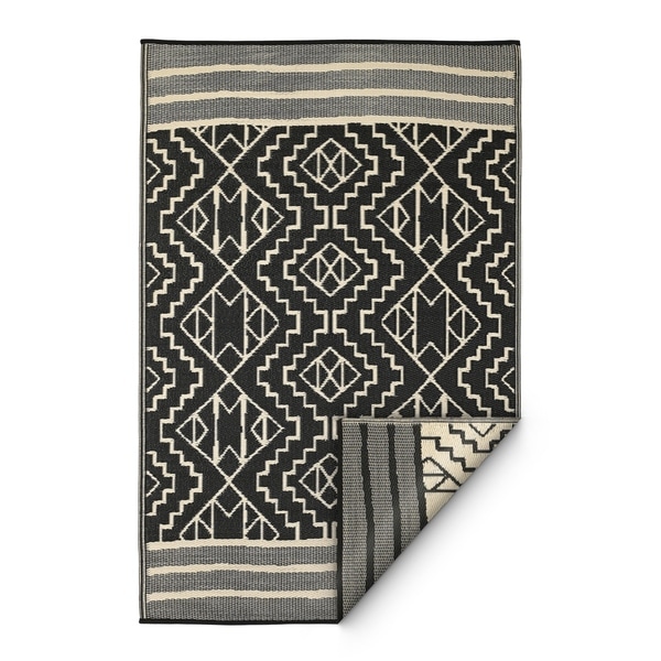 Handmade Indoor/Outdoor Rug (India) - 6' x 9'