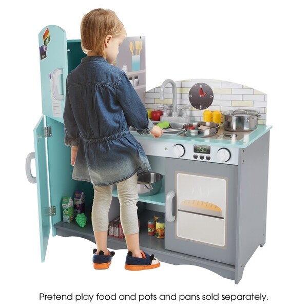 play kitchen with refrigerator