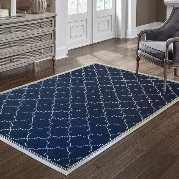 Havenside Home Pelican Simple Lattice Navy/ Ivory Loop Pile Indoor/ Outdoor Area Rug - 3'7" x 5'6"