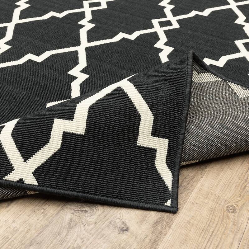 Style Haven Marianna Ornate Lattice Black/ Off-White Loop Pile Indoor Outdoor Area Rug