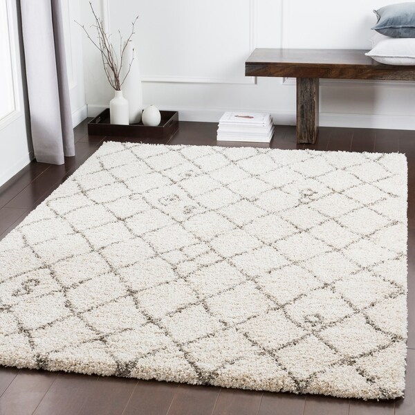 Elora Ivory Bohemian Shag Area Rug (7'10" x 10'3") - 7'10" x 10'3"