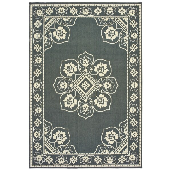 Bordered Medallion Grey/ Ivory Loop Pile Indoor-Outdoor Area Rug - 5'3" x 7'6"
