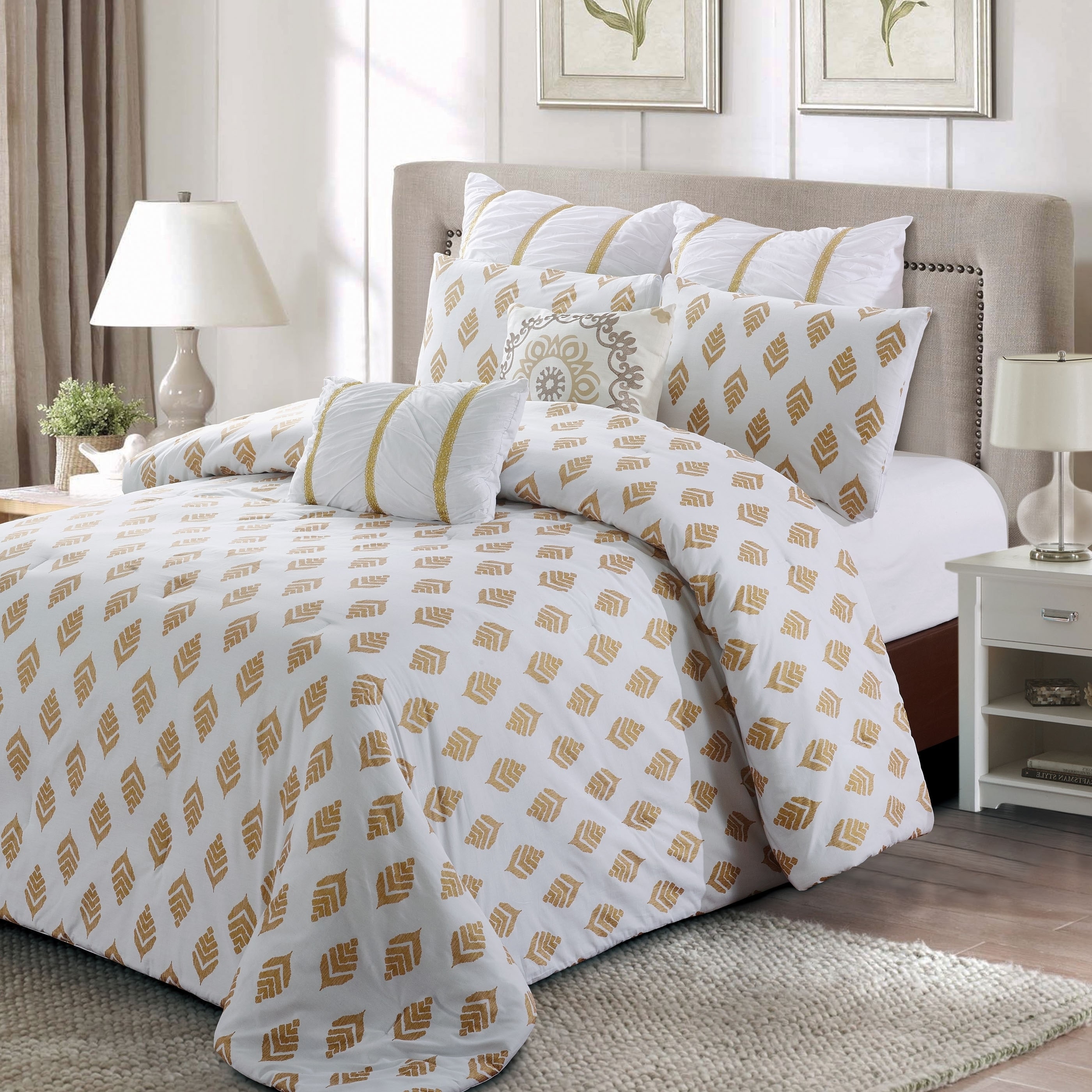 Yellow Flower & Grey Leaves Pattern Reversible Comforter Set - China  Comforter Queen Size and Reversible Comforter Set price