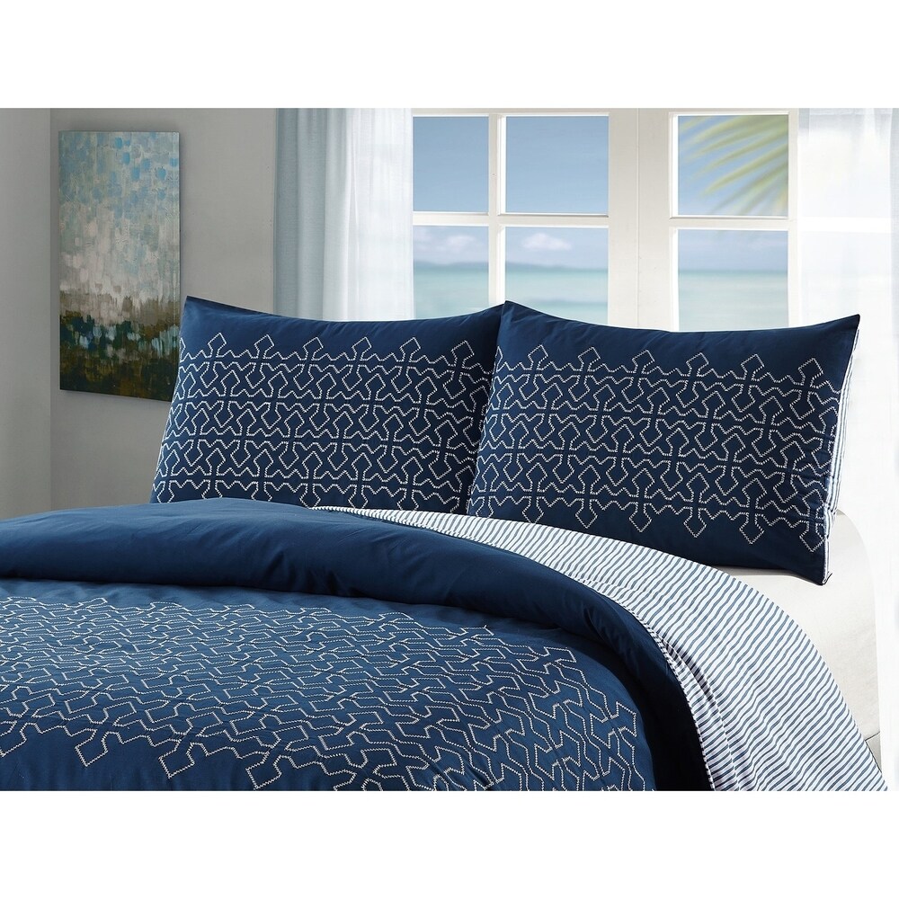 https://ak1.ostkcdn.com/images/products/21861862/Style-Quarters-Meadow-Lane-3pc-Duvet-Set-100-Cotton-Blue-Geometric-Embroidered-Button-Closure-Machine-Washable-Queen-04fb4189-80b4-45bb-aec1-73ea410ec985_1000.jpg