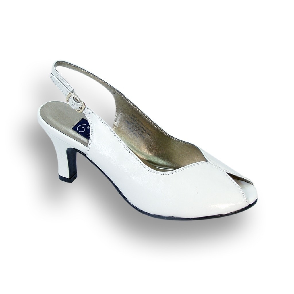 wide width block heel pumps