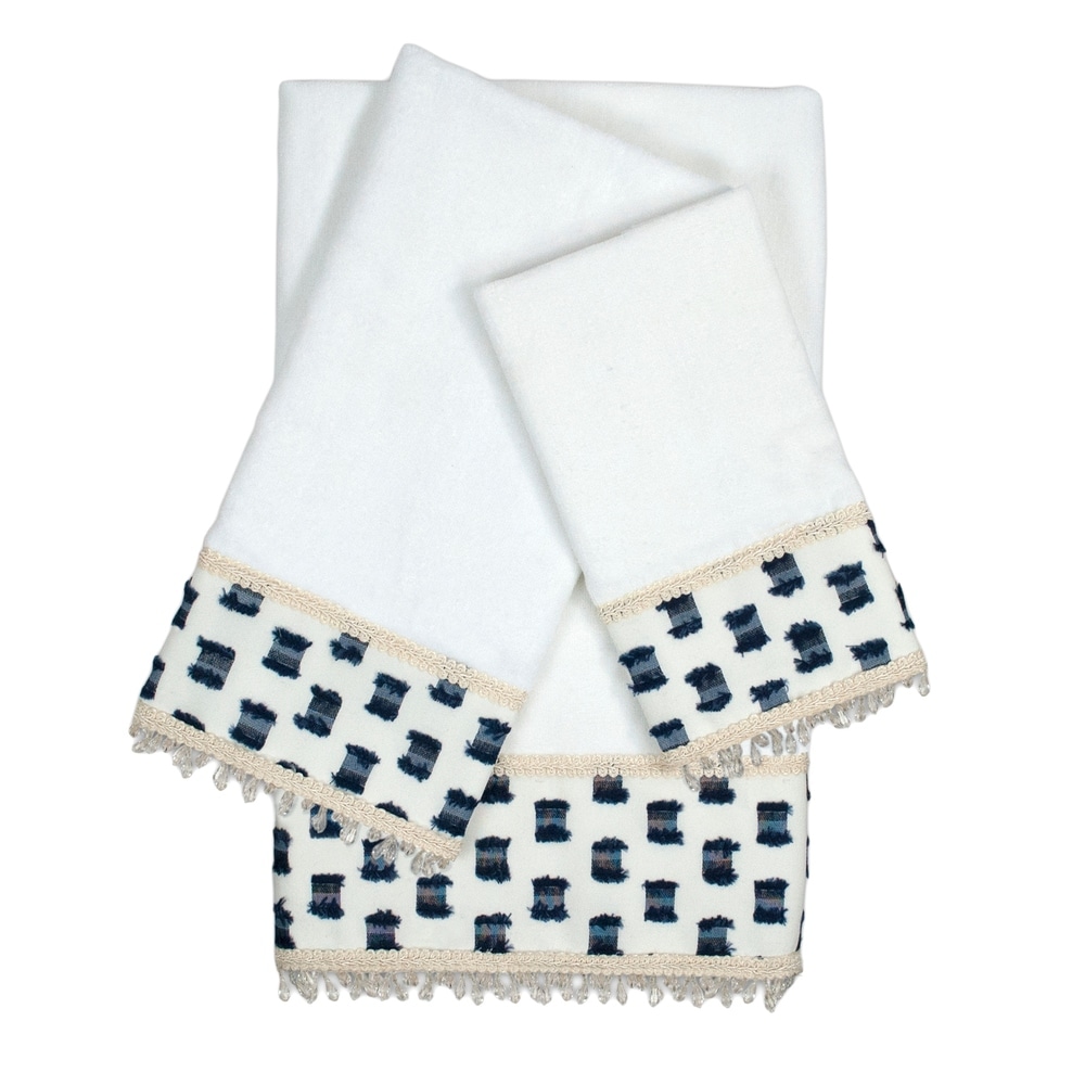 https://ak1.ostkcdn.com/images/products/21921491/Sherry-Kline-OFifi-Indigo-White-3-piece-Embellished-Towel-Set-5cf99916-2798-41b2-a067-57482e098829_1000.jpg