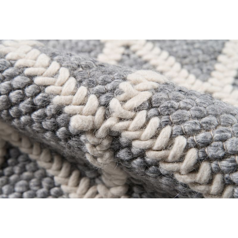Momeni Andes Hand-woven Wool and Viscose Trellis Area Rug