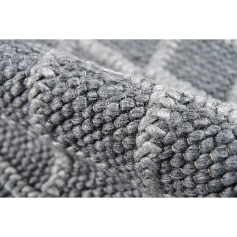Momeni Andes Hand-woven Wool and Viscose Trellis Area Rug