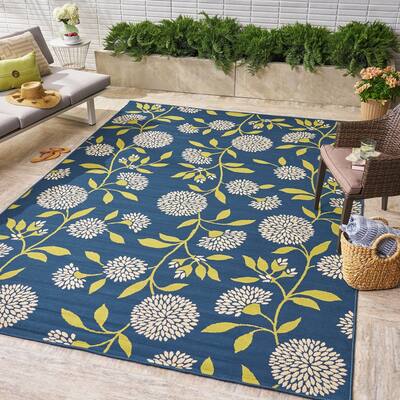 Viola Indoor/ Outdoor Floral Area Rug by Christopher Knight Home